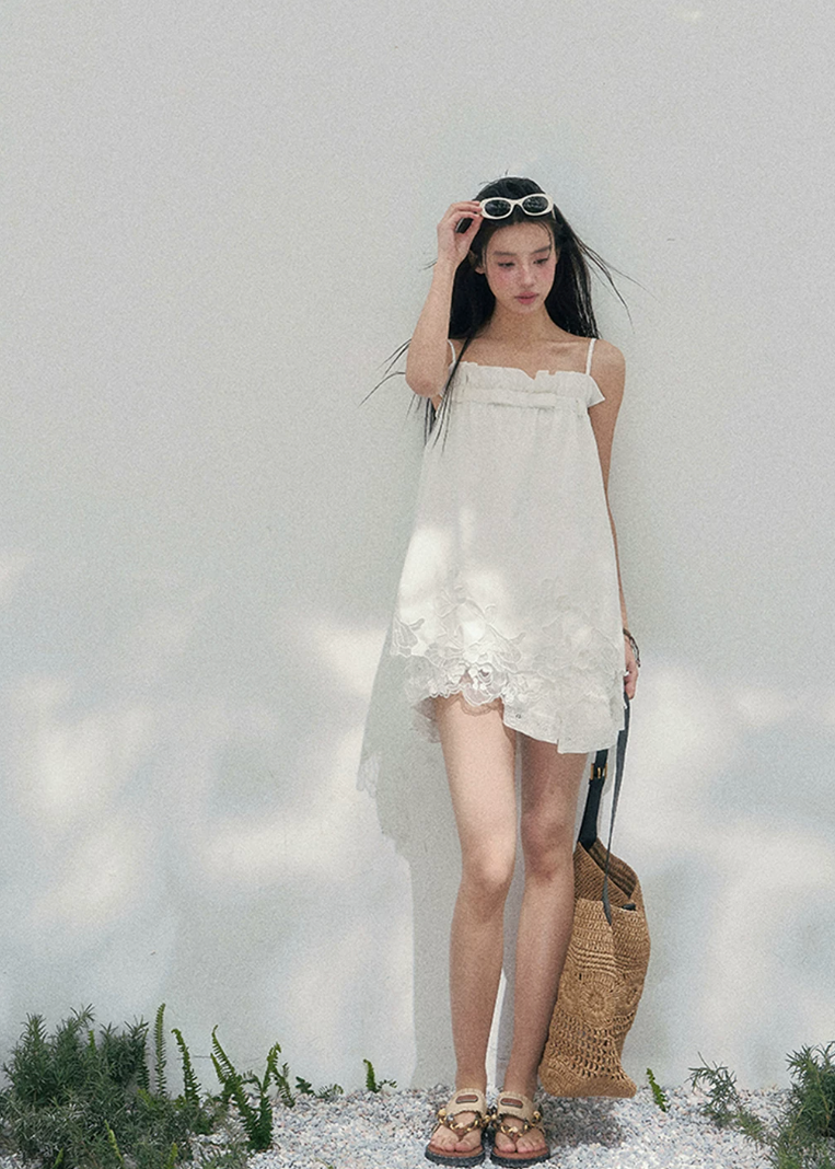 aomalm top, white camisole top, lace hem cami, feminine korean top, french style camisole, babydoll summer top, romantic lace trim top, white summer blouse, airy camisole women, soft girl summer top, vacation camisole top, pretty summer outfit