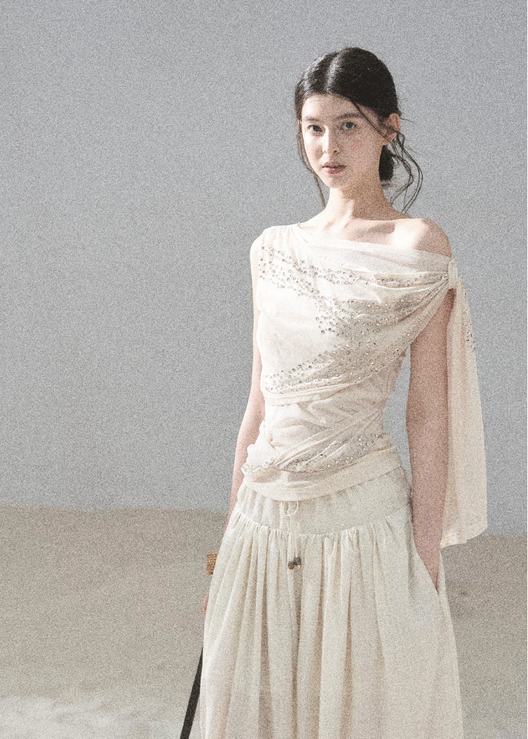 aomalm top, off shoulder top, sleeveless off shoulder top, korean fashion top, feminine summer top, waist slimming top, draped summer blouse, romantic korean outfit, elegant off shoulder blouse, slim fit summer top, soft going out top, refined feminine top