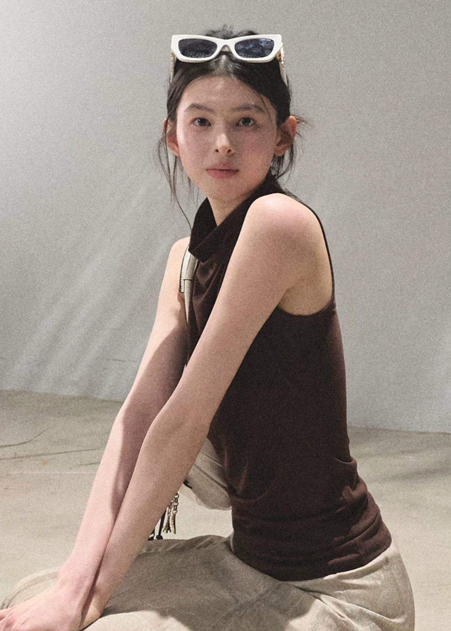 oakmoo top, halter neck top women, brown sleeveless top, lyocell acetate top, korean minimal fashion, waist cinching top, slim fit summer top, quiet luxury top, refined casual top, summer halter top, elegant sleeveless blouse, minimalist korean outfit