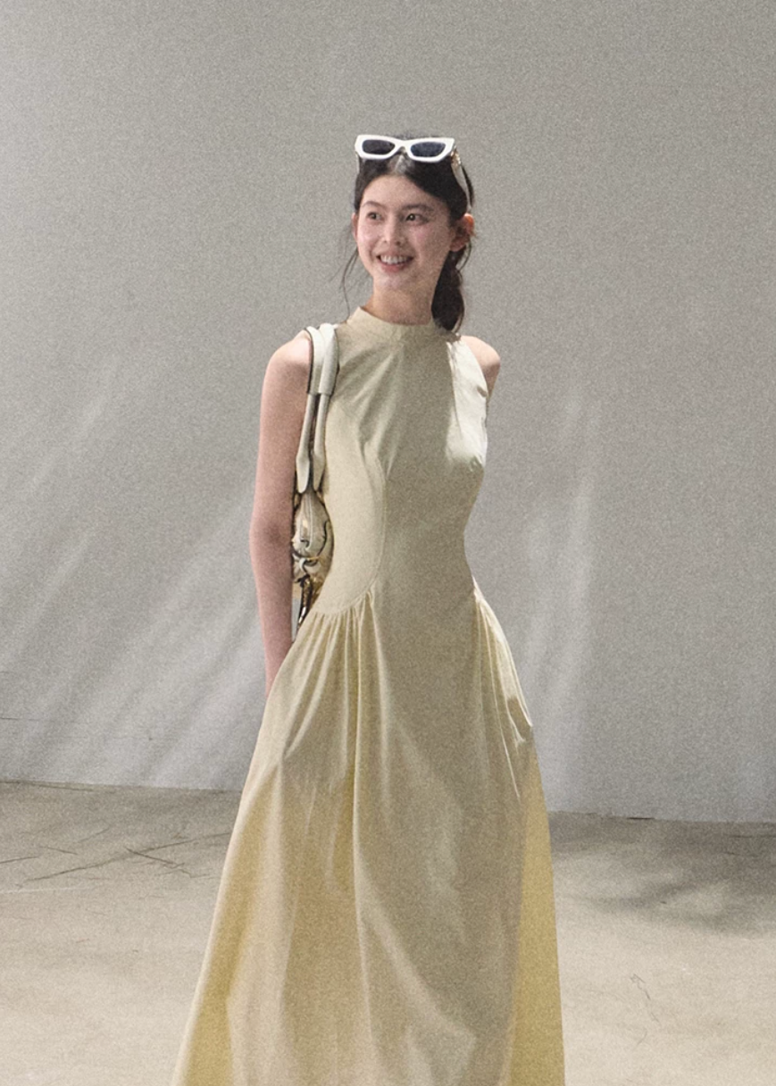 oakmoo dress, ivory halter dress, lyocell cotton dress, korean minimal dress, sleeveless summer dress, waist cinching dress, backless summer dress, quiet luxury dress, short halter dress, long halter dress, minimalist korean outfit, refined summer dress