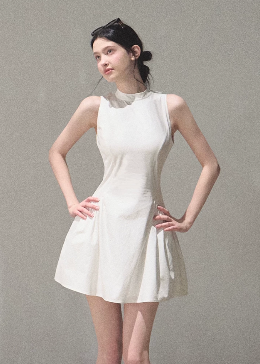 oakmoo dress, ivory halter dress, lyocell cotton dress, korean minimal dress, sleeveless summer dress, waist cinching dress, backless summer dress, quiet luxury dress, short halter dress, long halter dress, minimalist korean outfit, refined summer dress