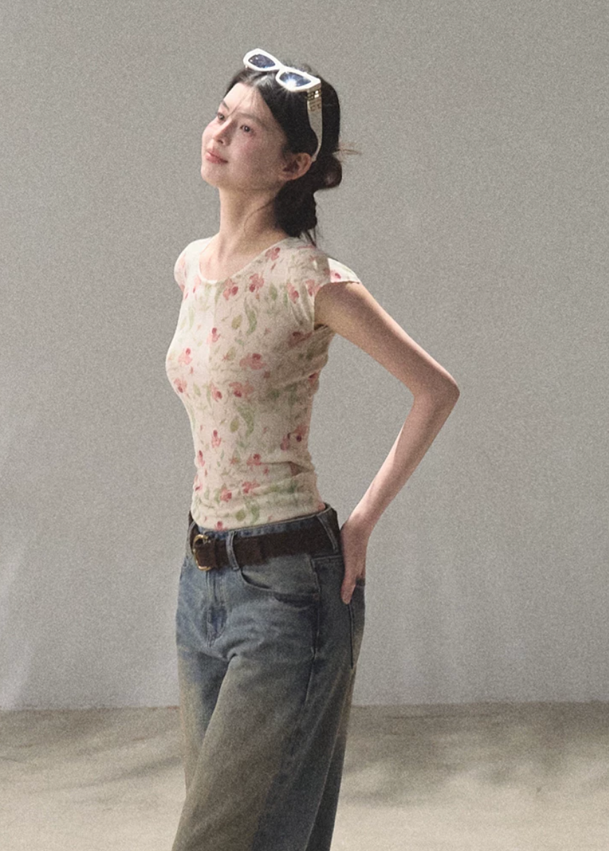 oakmoo top, floral linen top, korean minimal fashion, short sleeve summer top, slim fit floral t-shirt, linen blend top women, soft floral top, quiet luxury casual top, feminine summer top, korean summer outfit, breathable summer blouse, floral printed tee