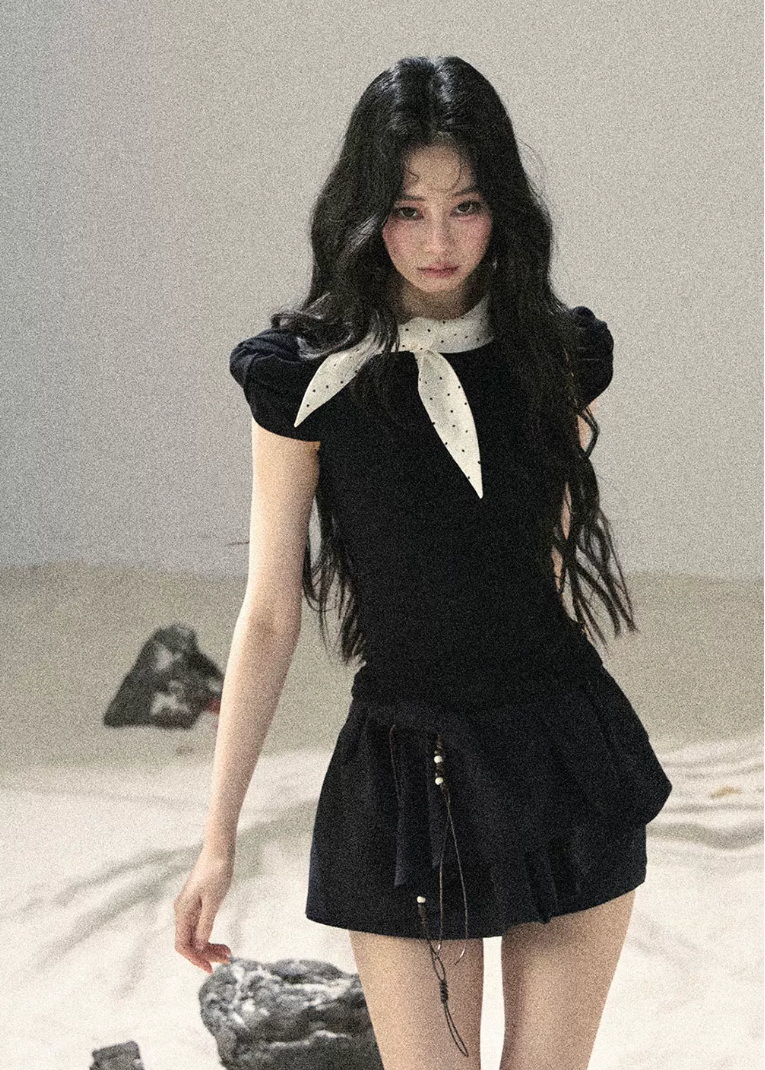 aomalm top, bow puff sleeve top, polka dot bow top, korean feminine top, french vintage top, black slimming top, puff sleeve t-shirt, waist defining top, feminine korean fashion, summer bow top, romantic black top, soft french style top