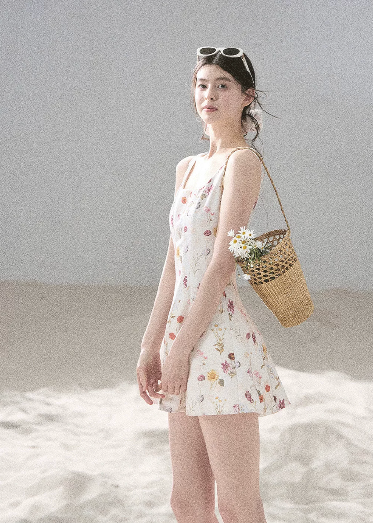aomalm dress, chamomile floral dress, floral suspender dress, french floral mini dress, korean feminine dress, summer puffy skirt dress, floral lace dress, garden mini dress, feminine summer dress, romantic floral dress, sleeveless mini dress, vacation dress women