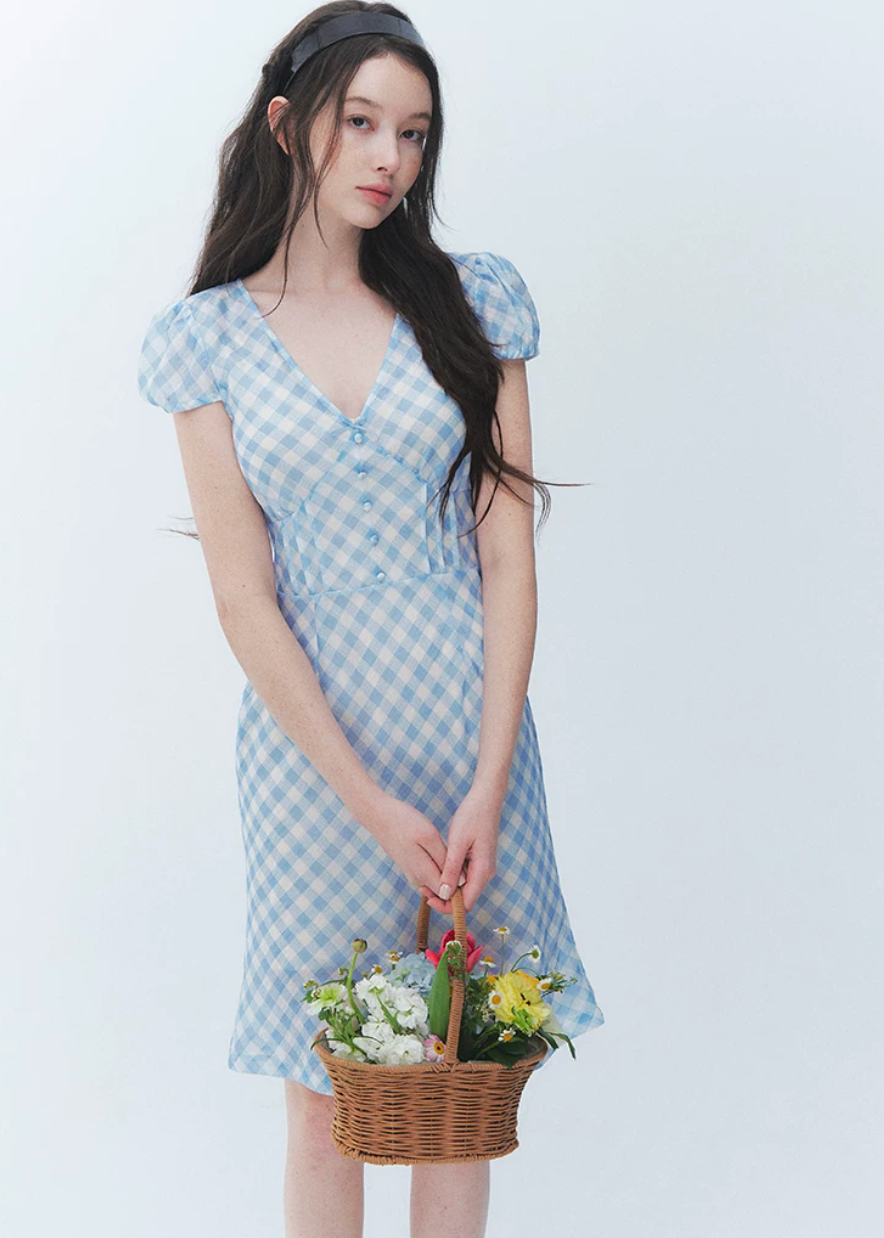 plaid puff sleeve dress, French vintage dress, V neck plaid dress, waist cinching dress, feminine Korean dress, cottagecore plaid dress, romantic summer dress, vintage inspired dress, puff sleeve midi dress, elegant everyday dress, countryside style dress, soft feminine plaid dress, date outfit dress, breathable summer dress, classic plaid dress women
