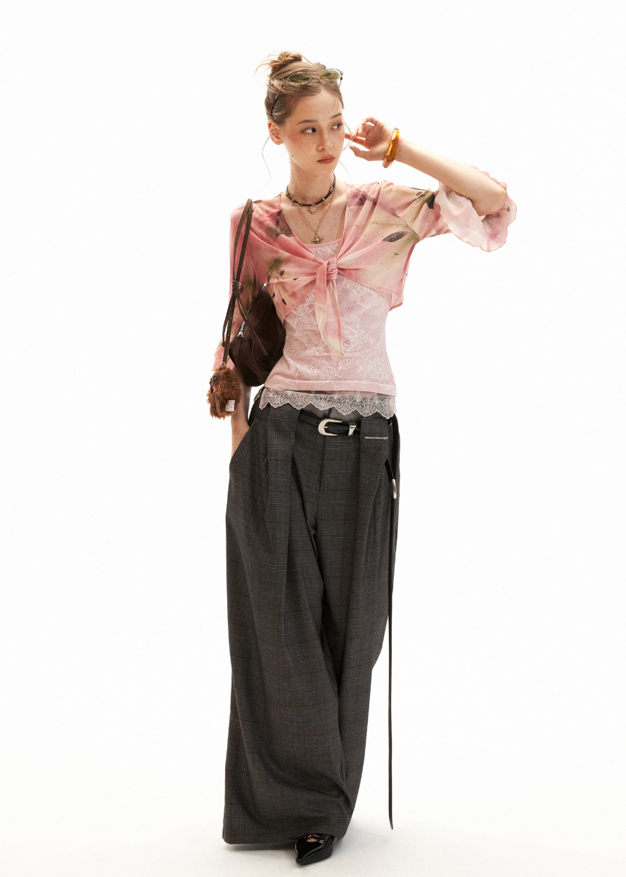 Cropped floral cardigan with soft flared sleeves
