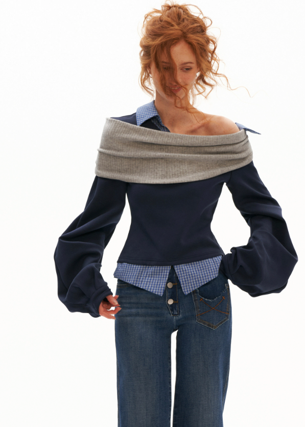 Women's layered plaid sweatshirt with oversized sleeves