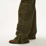 マルチポケットミリタリーグリーンのゆったりカジュアルパンツ