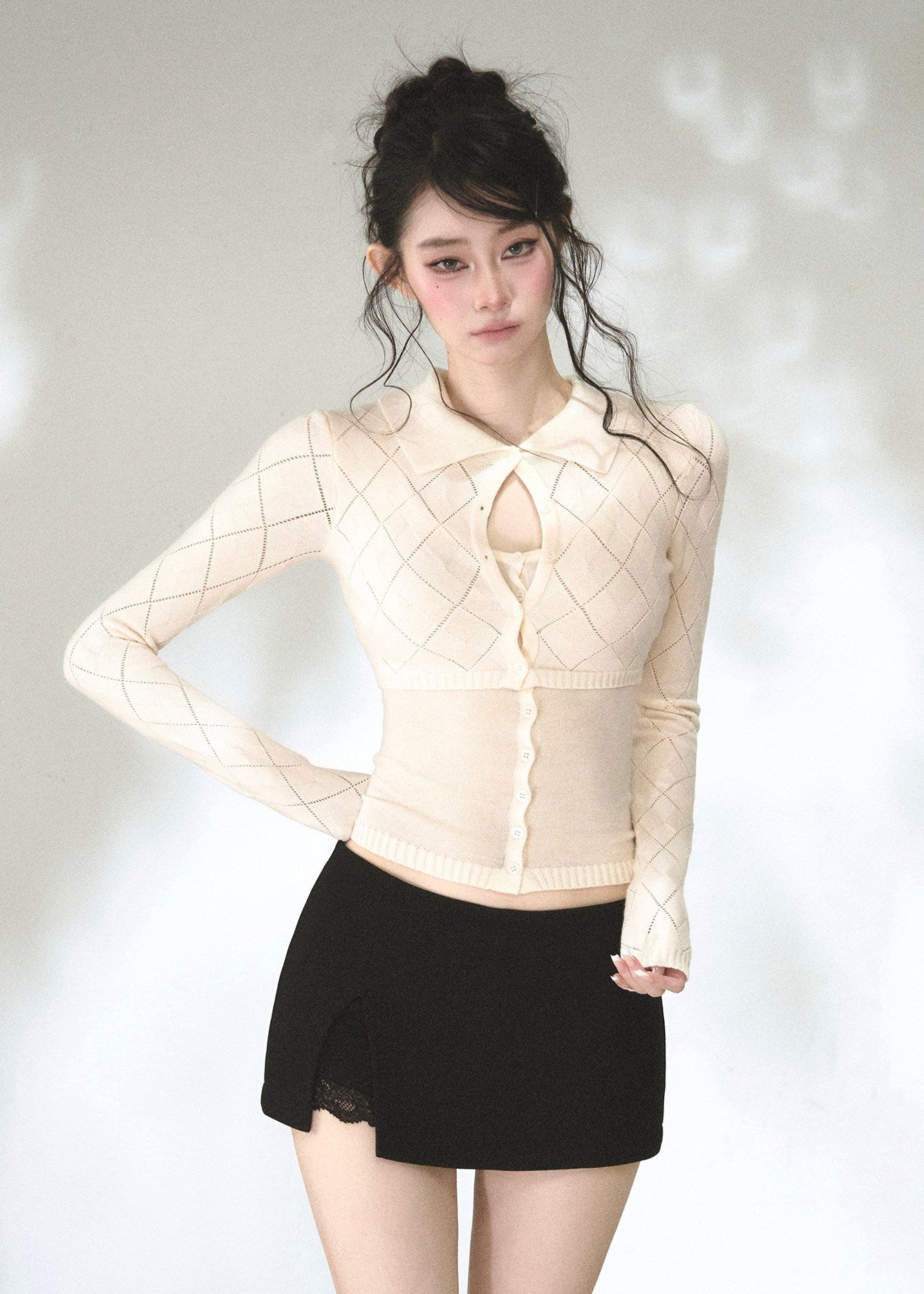 Women's low-rise fitted mini skort with lace panel detail