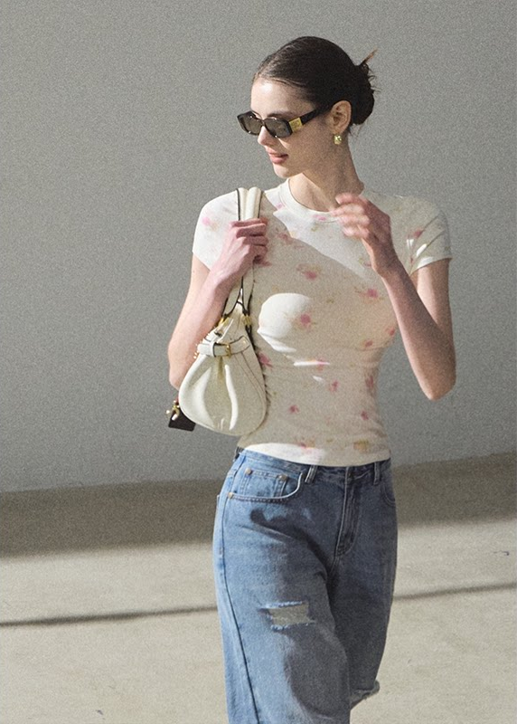 oakmoo top, printed short sleeve t-shirt, modal cotton top, floral slim fit tee, korean minimal fashion, waist skimming top, summer printed top, soft floral t-shirt women, quiet luxury casual top, breathable summer tee, feminine everyday top, minimalist summer outfit