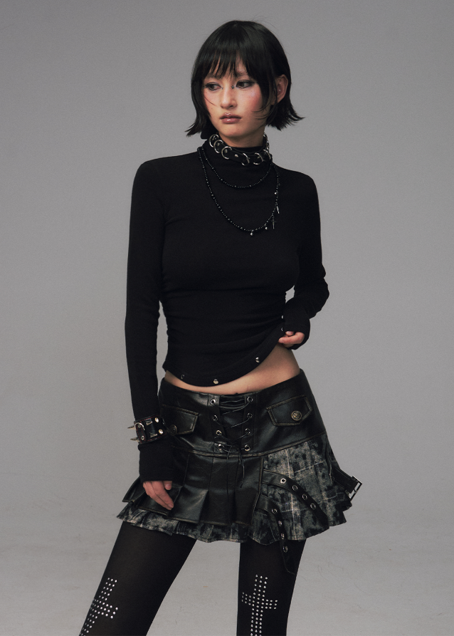 punk turtleneck top
edgy knitwear women
black slim long sleeve top
gothic streetwear top
fleece warm knit shirt women
semi high neck slim tee
rivet design knitwear
winter thermal base shirt
dark fashion women top
Frustration Garden top
