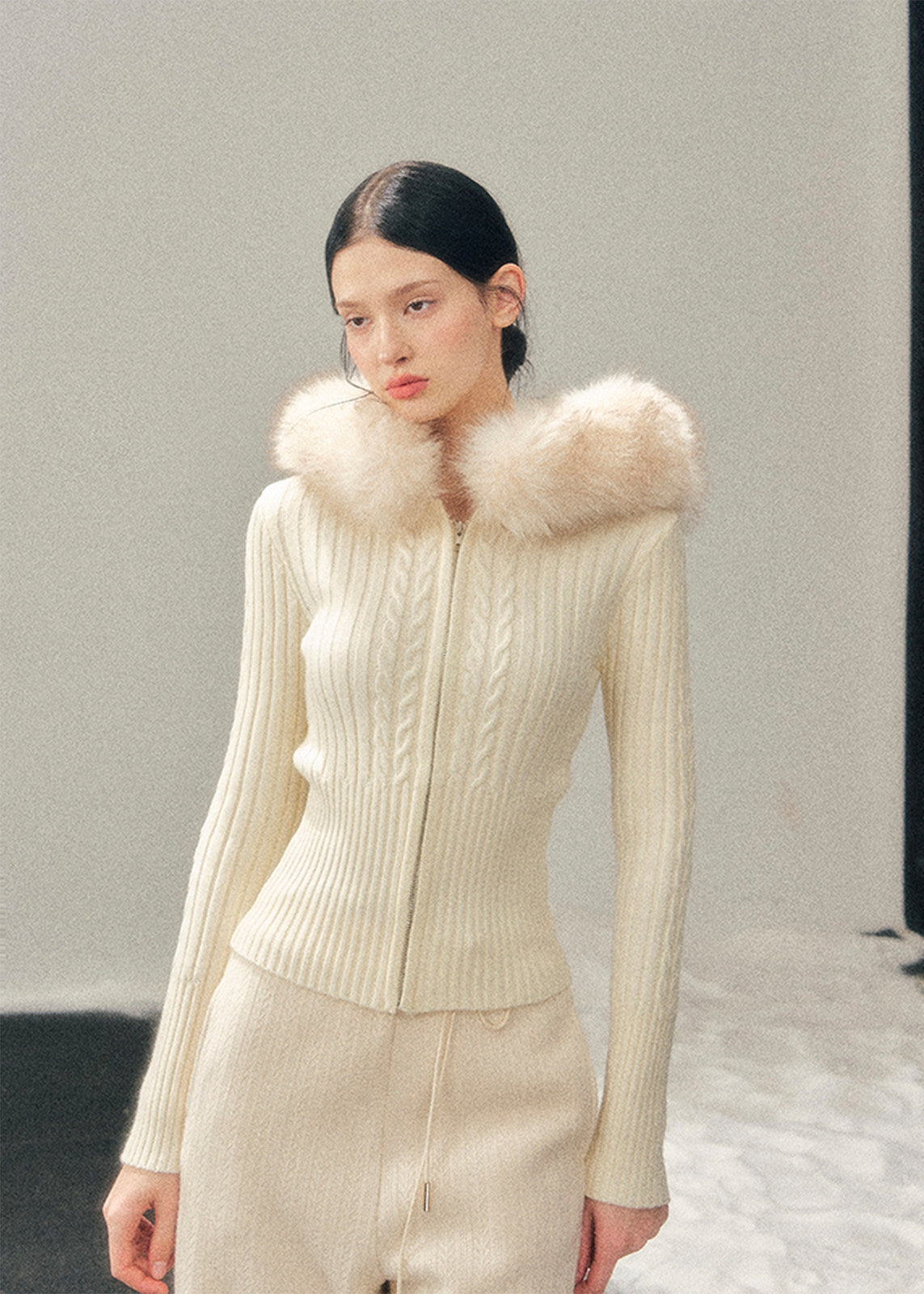 hooded knit sweater women, cable knit winter top, korean minimal knitwear, slim fit knit sweater, winter hooded sweater women, refined women knit top, soft cable knit jacket, elegant casual winter wear, premium knitwear women, aomalm knit style, understated luxury sweater, warm winter knit top, modern women sweater, versatile knit jacket women, feminine winter knit