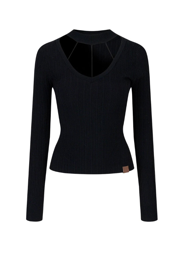 VIAPITTI choker knit top, cutout halter sweater, slim base layer top, edgy Korean fashion, autumn winter knitwear, industrial street style, minimal cutout knit, versatile slim top, K-fashion 2025, modern streetwear women, fitted knit choker top, geometric neckline sweater, urban chic knit top
