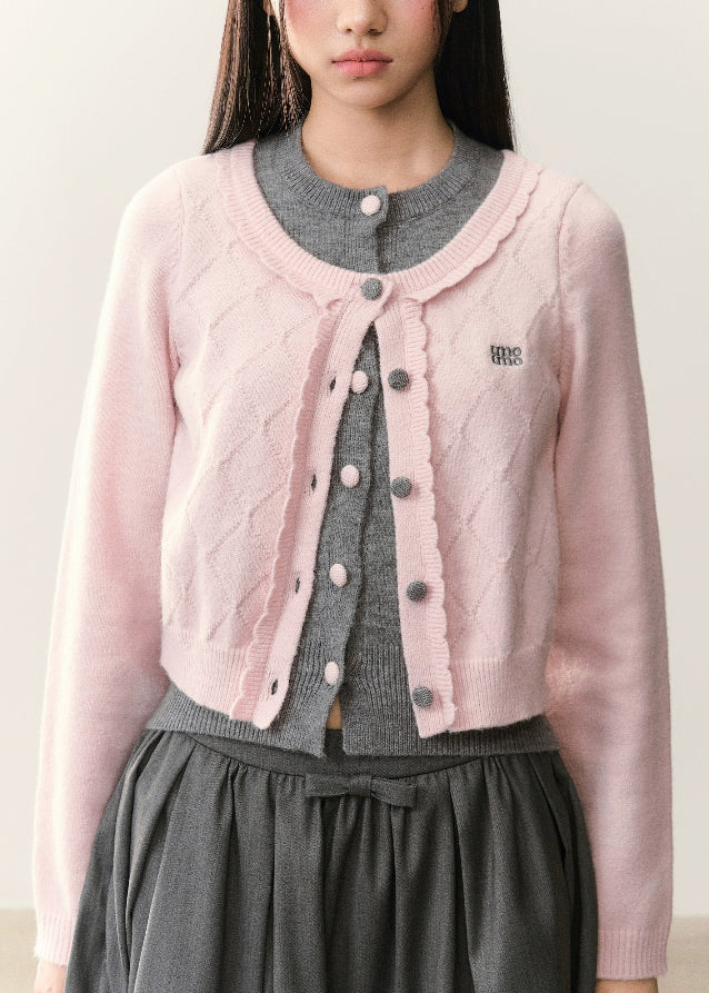 soft pink cardigan, quilted knit cardigan, Korean girly fashion, AW knitwear, layered cardigan set, feminine Korean style, umoumo aesthetic, soft cozy knit, pastel knitwear, grey inner knit top, cute layered outfit, autumn winter Korean style, cropped cardigan look, warm girly sweater, Fragileheart soft mood, sweet soft pink knit, Korean chic outfit, double-layer knit cardigan, girly pastel knit