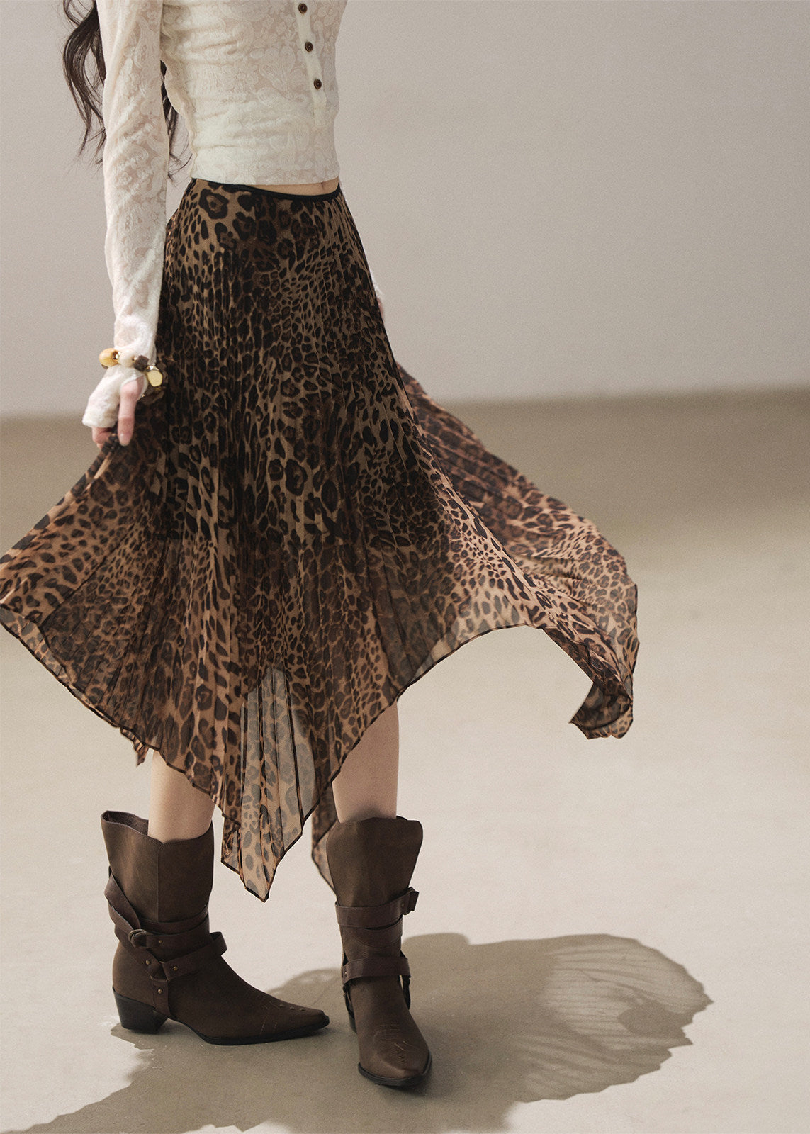 Autumn leopard skirt with flowing layered silhouette
