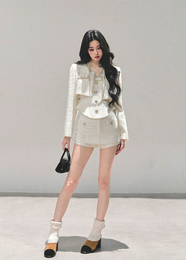 white tweed suit women, three piece tweed set, rich daughter outfit, ivory winter suit, korean tweed jacket set, elegant mini skirt set, pearl button tweed, autumn winter women’s suit, luxury tweed ensemble, fw25 fashion look
