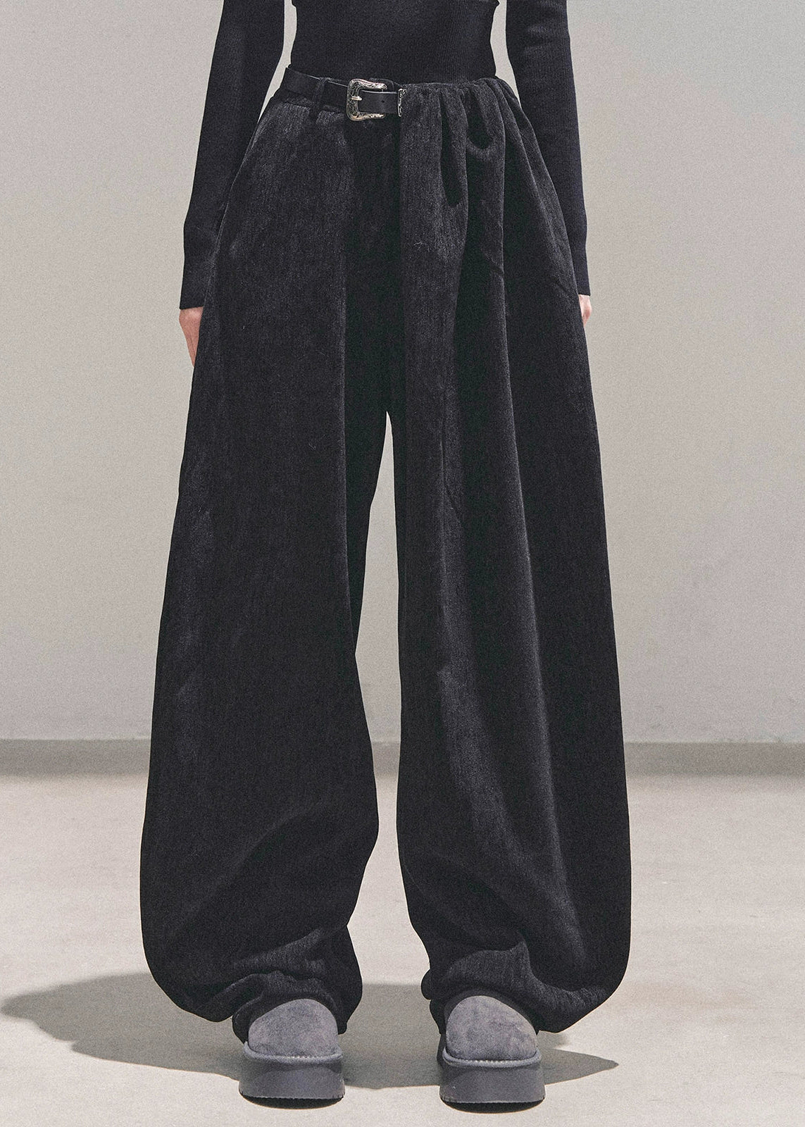AOMALM pants, winter wide-leg pants, plush trousers women, BF style pants, Korean fashion pants, fleece wide-leg trousers, straight-leg winter pants, cozy winter bottoms, oversized pants women, soft plush pants, warm winter trousers, casual wide-leg pants, Aomalm winter collection, streetwear wide-leg pants, high-waist winter trousers, relaxed fit pants women, loose winter pants, beige wide-leg pants, black plush pants, winter fashion women.