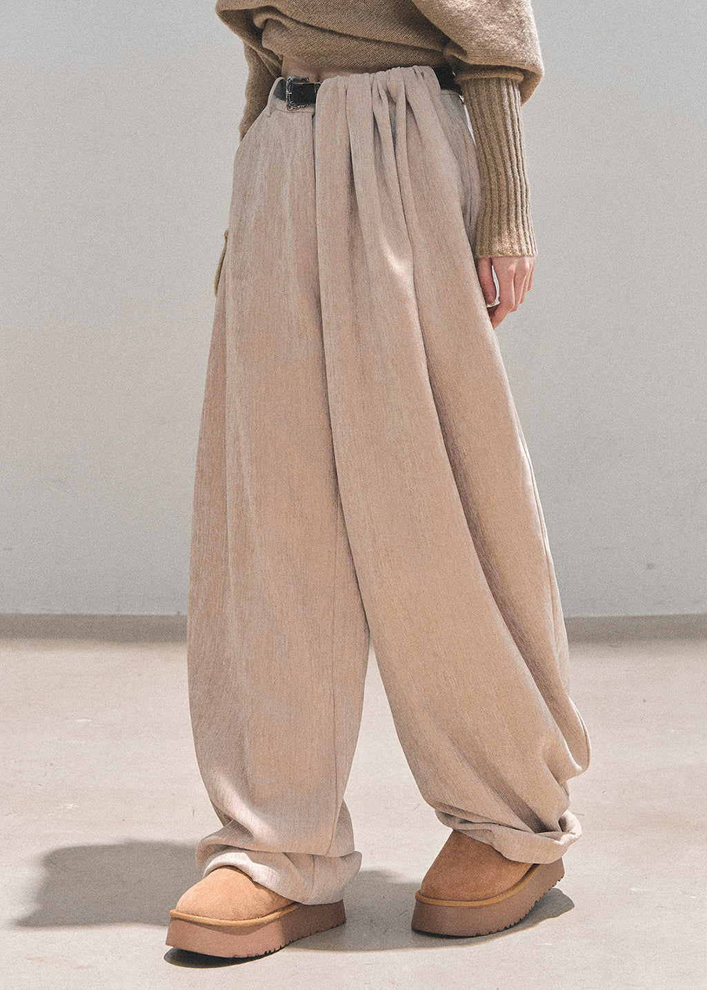 AOMALM pants, winter wide-leg pants, plush trousers women, BF style pants, Korean fashion pants, fleece wide-leg trousers, straight-leg winter pants, cozy winter bottoms, oversized pants women, soft plush pants, warm winter trousers, casual wide-leg pants, Aomalm winter collection, streetwear wide-leg pants, high-waist winter trousers, relaxed fit pants women, loose winter pants, beige wide-leg pants, black plush pants, winter fashion women.