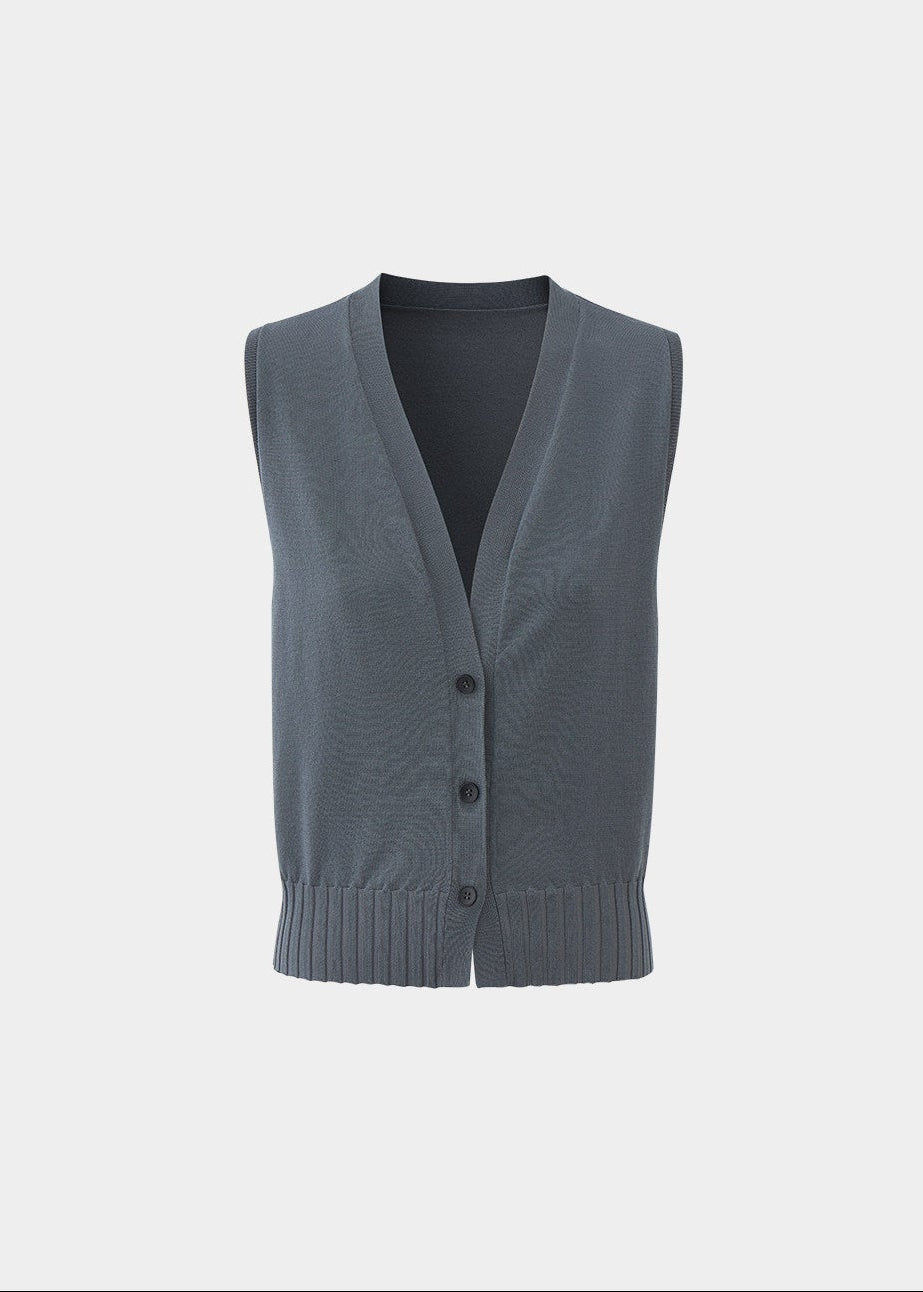 layered vest set women, knit vest shirt set, korean fashion top, sleeveless knit vest, two piece top women, minimalist layered outfit, modern feminine clothing, structured vest women, casual chic outfit, aesthetic fashion top, versatile layering set, spring outfit women, clean line clothing, refined casual wear, urban style top, fitted vest outfit, contemporary fashion women, chic everyday look, contrast layer top, essential wardrobe set