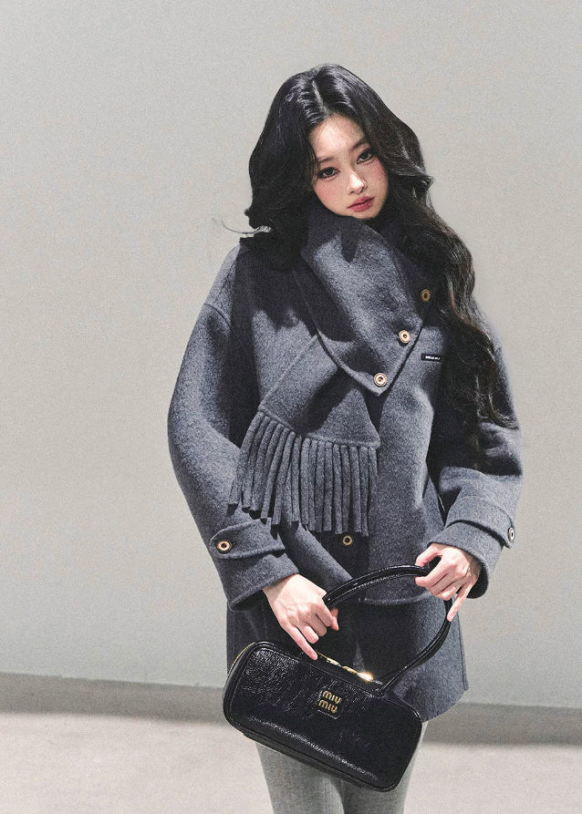 AOMALM coat set, reversible tweed coat, Korean winter outfit, tweed skirt set, winter two-piece suit, feminine Korean style, gray tweed jacket, winter mini skirt outfit, thick tweed coat women, luxury winter suit set, Korean fashion 2025, reversible winter jacket women, elegant winter outfit women, fringe scarf coat, wool blend short coat, autumn winter matching set, stylish tweed coordinates, A-line mini skirt winter, warm tweed jacket, trendy Korean outfit set.