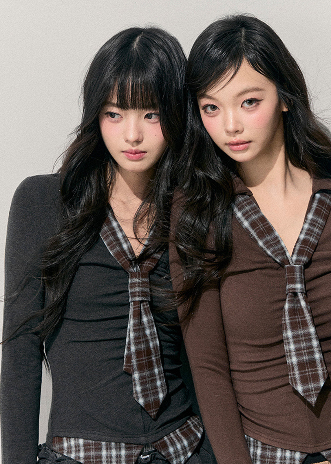 AOMALM top, Korean feminine top, fake two piece top, layered long sleeve tee, slim fit women top, V neck Korean top, plaid layered shirt, autumn winter women top, soft knit top women, Korean aesthetic clothing, feminine daily wear, slim waist top, vintage plaid top, winter layering top, casual Korean style, AOMALM women clothing, Korean fashion top, elegant long sleeve tee