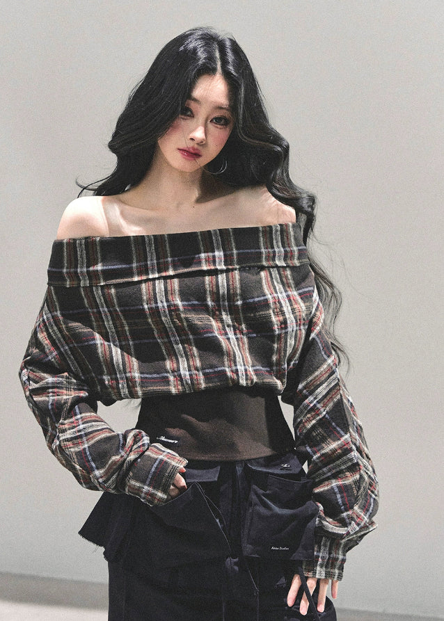 off shoulder plaid top, one shoulder shirt women, american plaid crop top, winter plaid long sleeve, slim fit check top, grunge plaid shirt women, fw25 plaid fashion, off shoulder winter blouse, rustic plaid crop top
