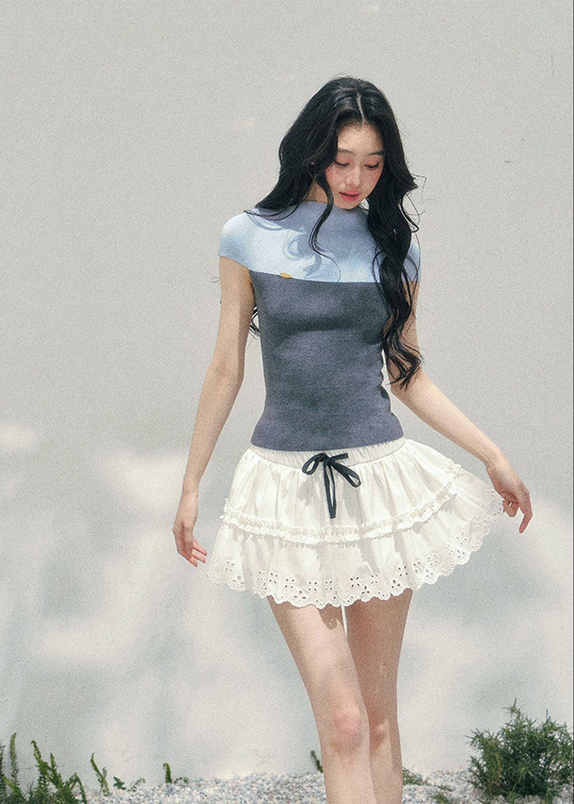 AOMALM colorblock knit top women, French romantic fitted spring top, feminine waist slimming knitwear, Korean elegant short sleeve knit, quiet luxury romantic outfit, Parisian inspired knit blouse, refined feminine silhouette top, romantic Korean French aesthetic clothing, lightweight spring knit top women, soft luxury womenswear knit, elegant colorblock fashion top, luxury Korean designer inspired knitwear, feminine sculpted knit blouse