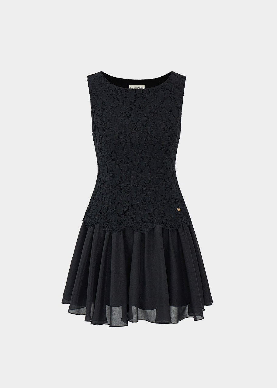 lace chiffon patchwork dress, sleeveless mini dress, A-line mini dress, feminine vacation dress, cream mini dress, romantic lace dress, Korean feminine dress, chiffon mini dress, soft girl dress, resort mini dress, summer date dress, elegant sleeveless dress, lace bodice dress, lightweight summer dress, vacation outfit for women