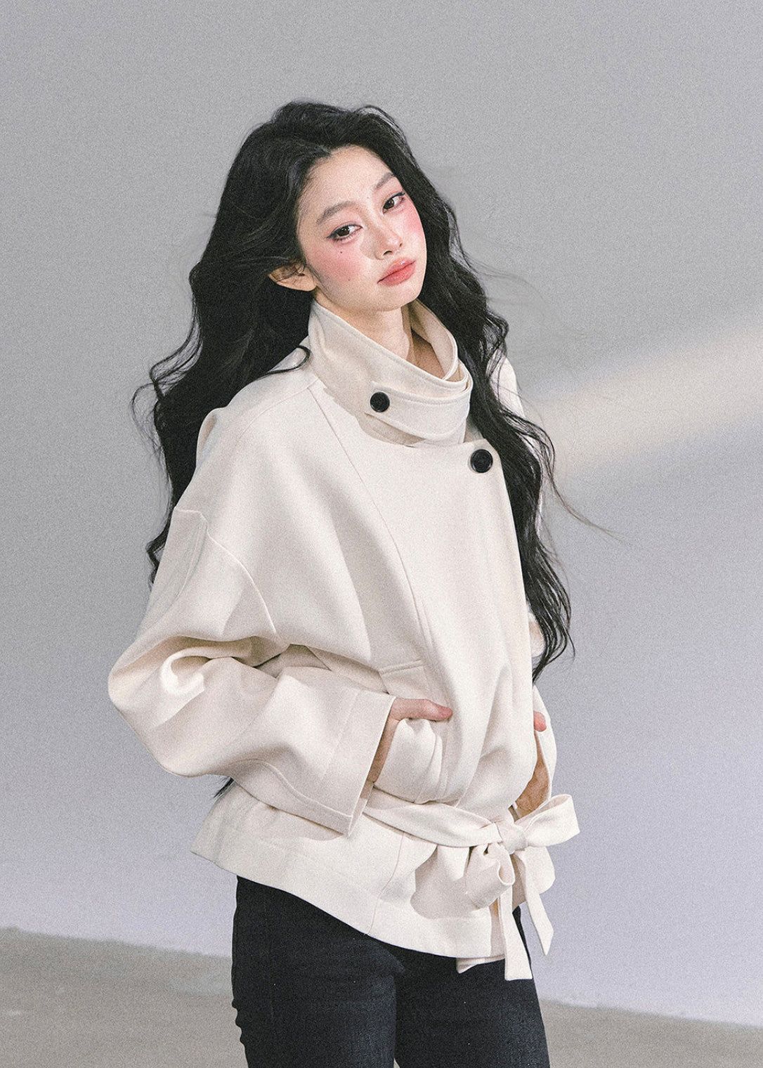 AOMALM coat, French Hepburn coat, Korean feminine trench, turtleneck wrap coat, winter knit coat women, belted trench coat, soft feminine outerwear, Korean winter coat, elegant women’s coat, loose fit trench, minimal luxury coat, autumn winter outerwear, French style coat women, neutral winter coat, chic knit trench