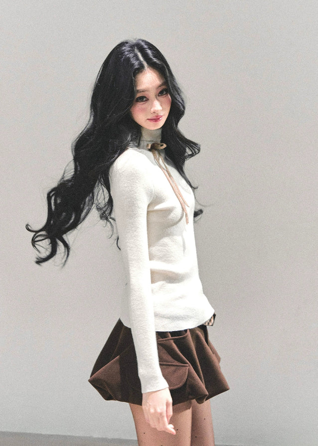 AOMALM, velvety knit top, semi turtleneck top, Korean feminine top, autumn winter knitwear, soft slim fit top, 
K-fashion long sleeve shirt, stretchy warm base layer, chic Korean style clothing, stylish women’s basics, 
premium knit top for winter, fashionable inner wear women's 2025