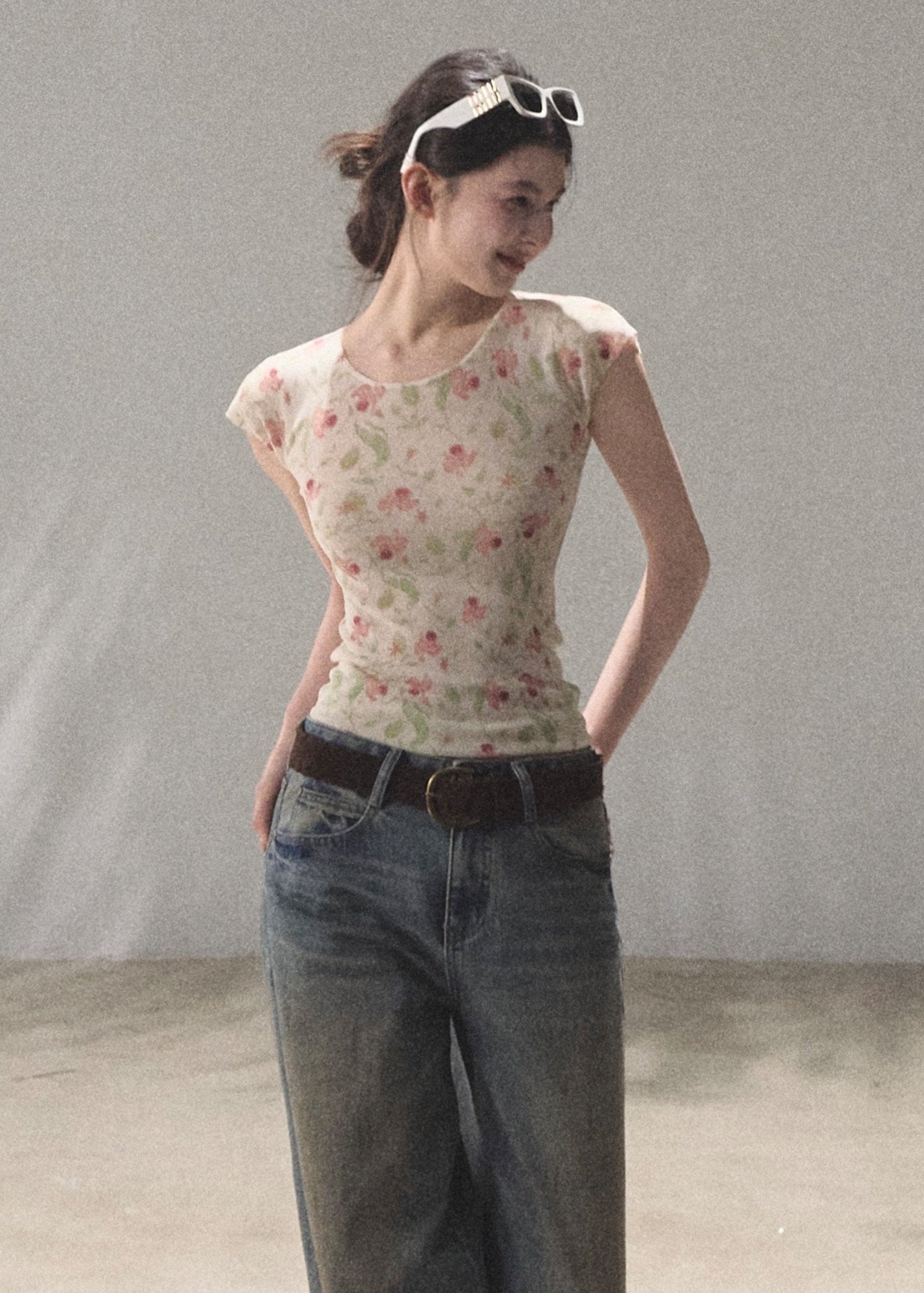 oakmoo top, floral linen top, korean minimal fashion, short sleeve summer top, slim fit floral t-shirt, linen blend top women, soft floral top, quiet luxury casual top, feminine summer top, korean summer outfit, breathable summer blouse, floral printed tee