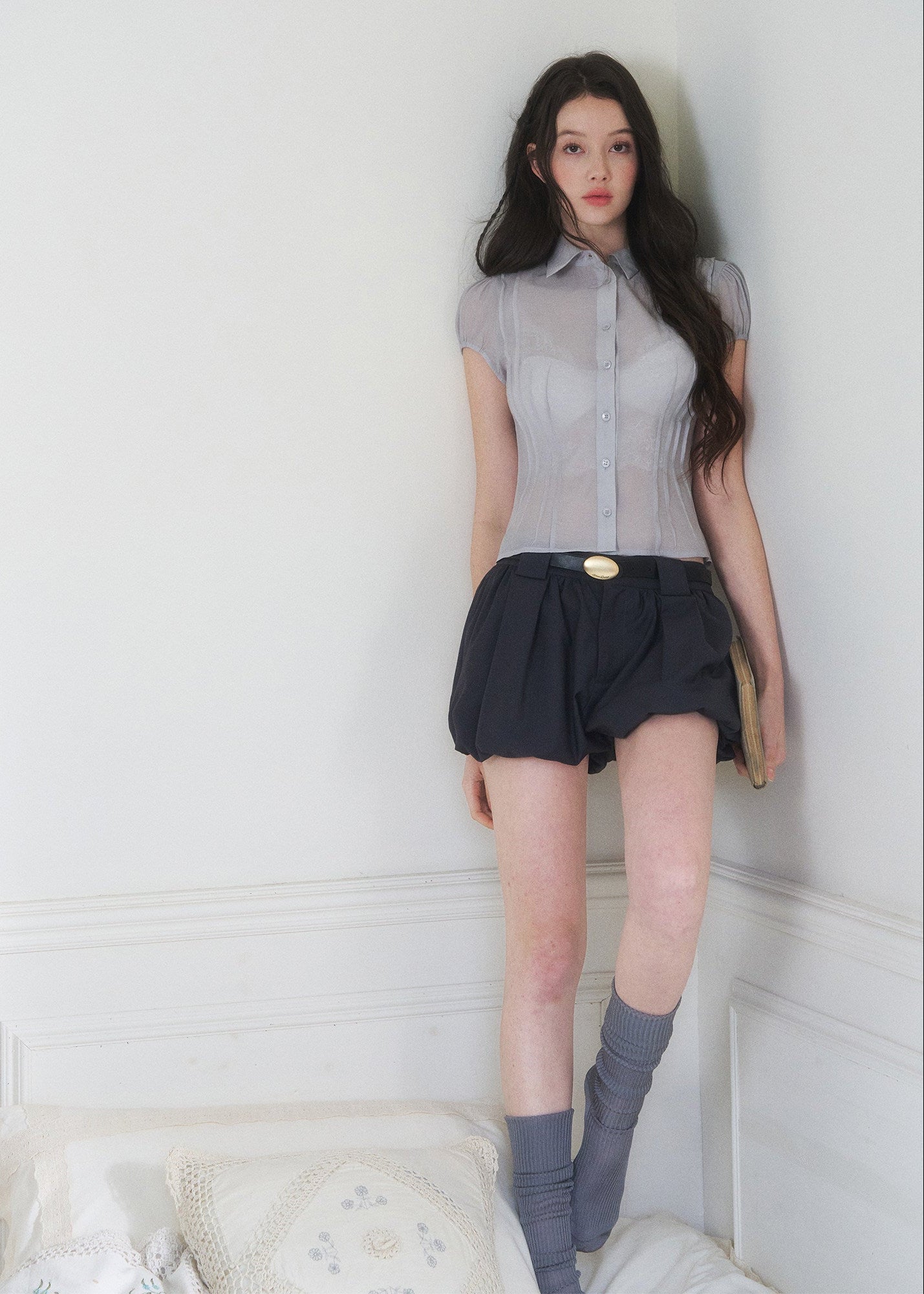 bubble culotte shorts, girly bubble shorts, anti exposure shorts, Korean feminine shorts, black bubble shorts, casual mini shorts, balloon shorts women, feminine Korean fashion, high waist shorts, versatile summer shorts, soft structured shorts, café date outfit, city casual shorts, cute black shorts, relaxed leg shorts