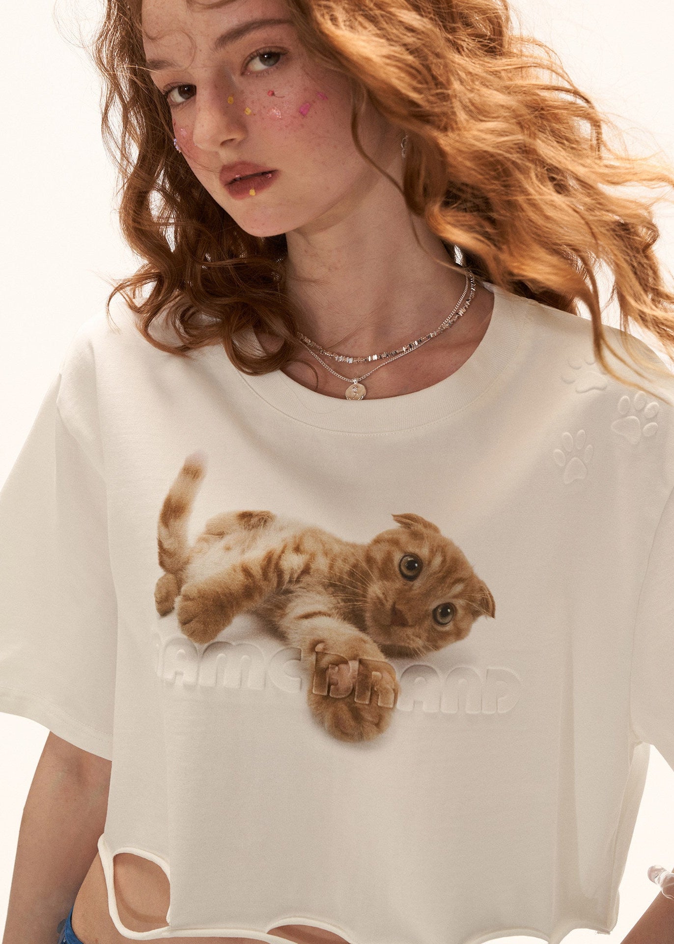 graphic t shirt women, cat print t shirt, cropped t shirt women, summer 2026 outfits, casual summer outfits women, korean fashion top, picnic outfit women, brunch outfit women, casual outfit ideas, loose fit t shirt women, aesthetic outfit women, lightweight summer top, everyday casual top, cute summer top, trendy graphic tee, vintage style t shirt, fashion summer top, relaxed fit tee women, playful outfit women, statement t shirt women
