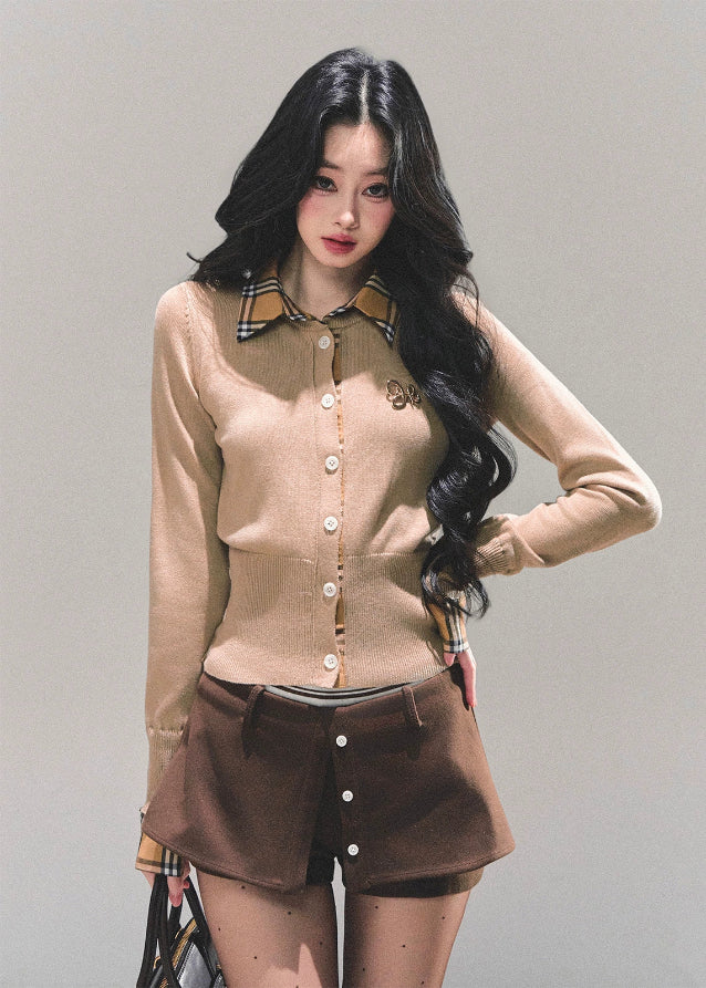 soft memoir knit blouse, korean knit top, feminine knit shirt, layered collar knit, plaid collar blouse, autumn winter knitwear, slim fit knit top, AOMALM top, korean fashion 2025, girly knit blouse, two tone knitwear, elegant knit long sleeve