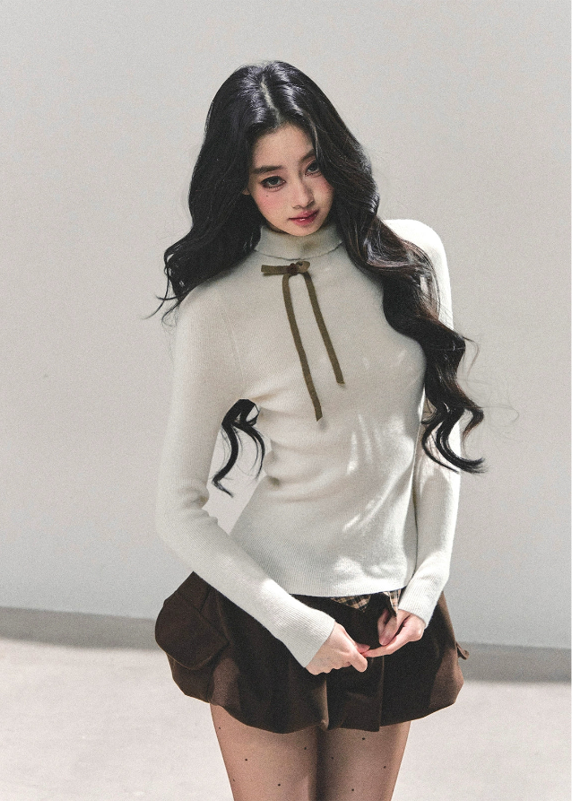 AOMALM, velvety knit top, semi turtleneck top, Korean feminine top, autumn winter knitwear, soft slim fit top, 
K-fashion long sleeve shirt, stretchy warm base layer, chic Korean style clothing, stylish women’s basics, 
premium knit top for winter, fashionable inner wear women's 2025