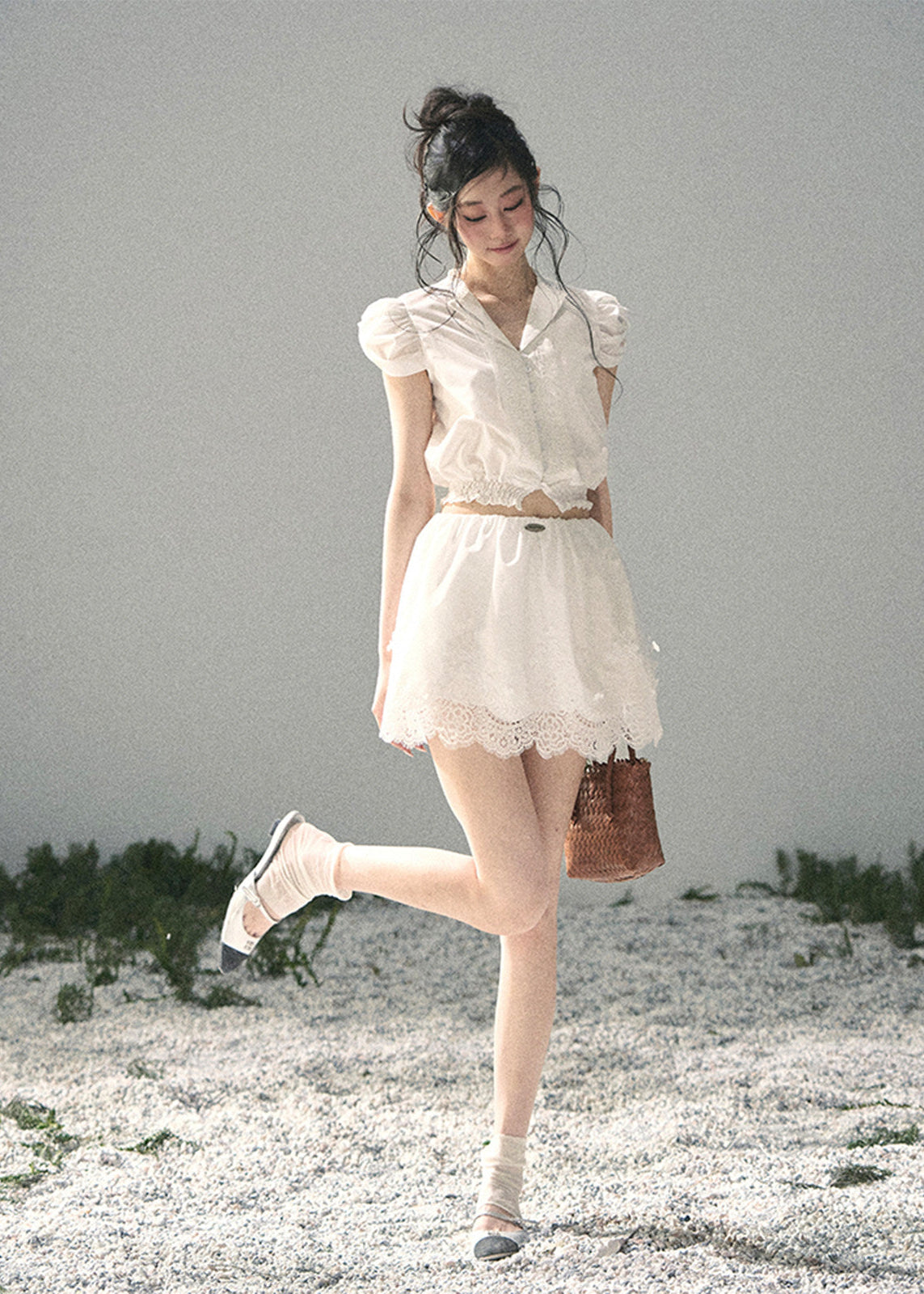 aomalm set, lace two piece set, white crop top skirt set, korean feminine set, french lace outfit, romantic summer set, lace mini skirt set, early summer outfit, feminine korean fashion, white lace top, garden style outfit, summer skirt set