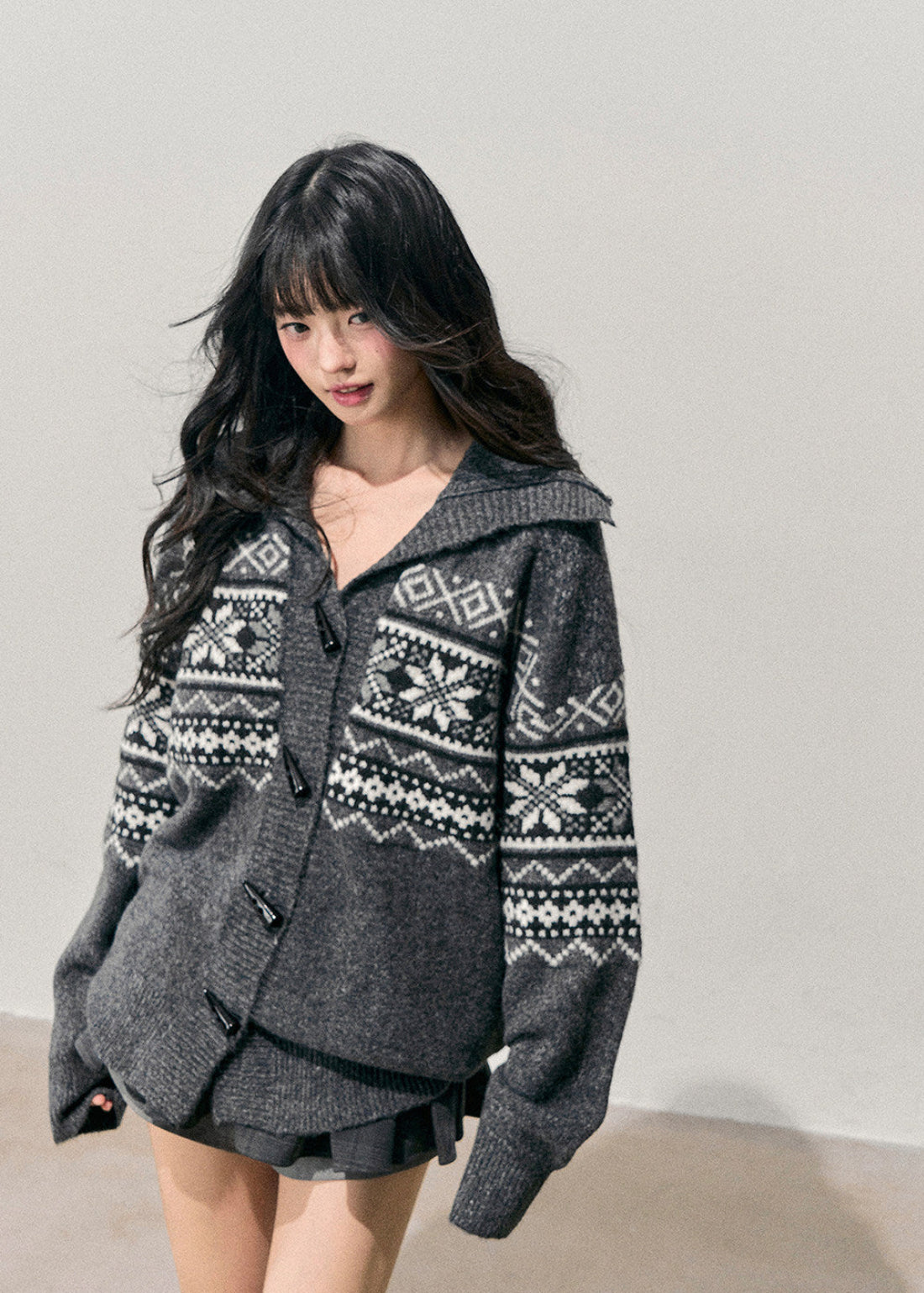 AOMALM cardigan, Fair Isle knit sweater, Korean winter cardigan, horn button sweater, Nordic knit jacket, women wool cardigan, winter knitwear women, soft feminine cardigan, Korean aesthetic sweater, vintage knit cardigan, cozy winter top, Fair Isle pattern sweater, layered winter outfit, women knit jacket, autumn winter cardigan, feminine knit top, Korean style knitwear