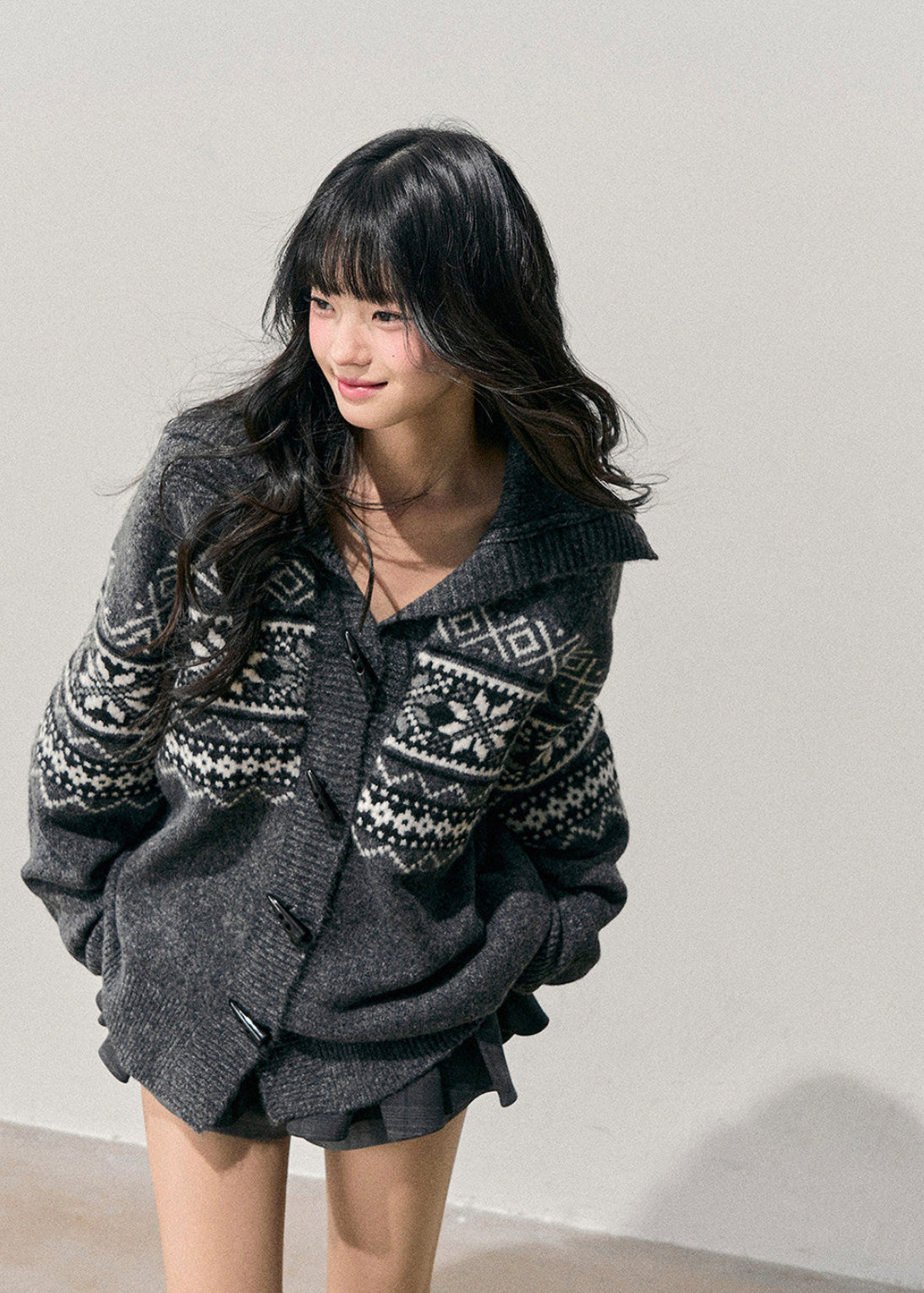 AOMALM cardigan, Fair Isle knit sweater, Korean winter cardigan, horn button sweater, Nordic knit jacket, women wool cardigan, winter knitwear women, soft feminine cardigan, Korean aesthetic sweater, vintage knit cardigan, cozy winter top, Fair Isle pattern sweater, layered winter outfit, women knit jacket, autumn winter cardigan, feminine knit top, Korean style knitwear
