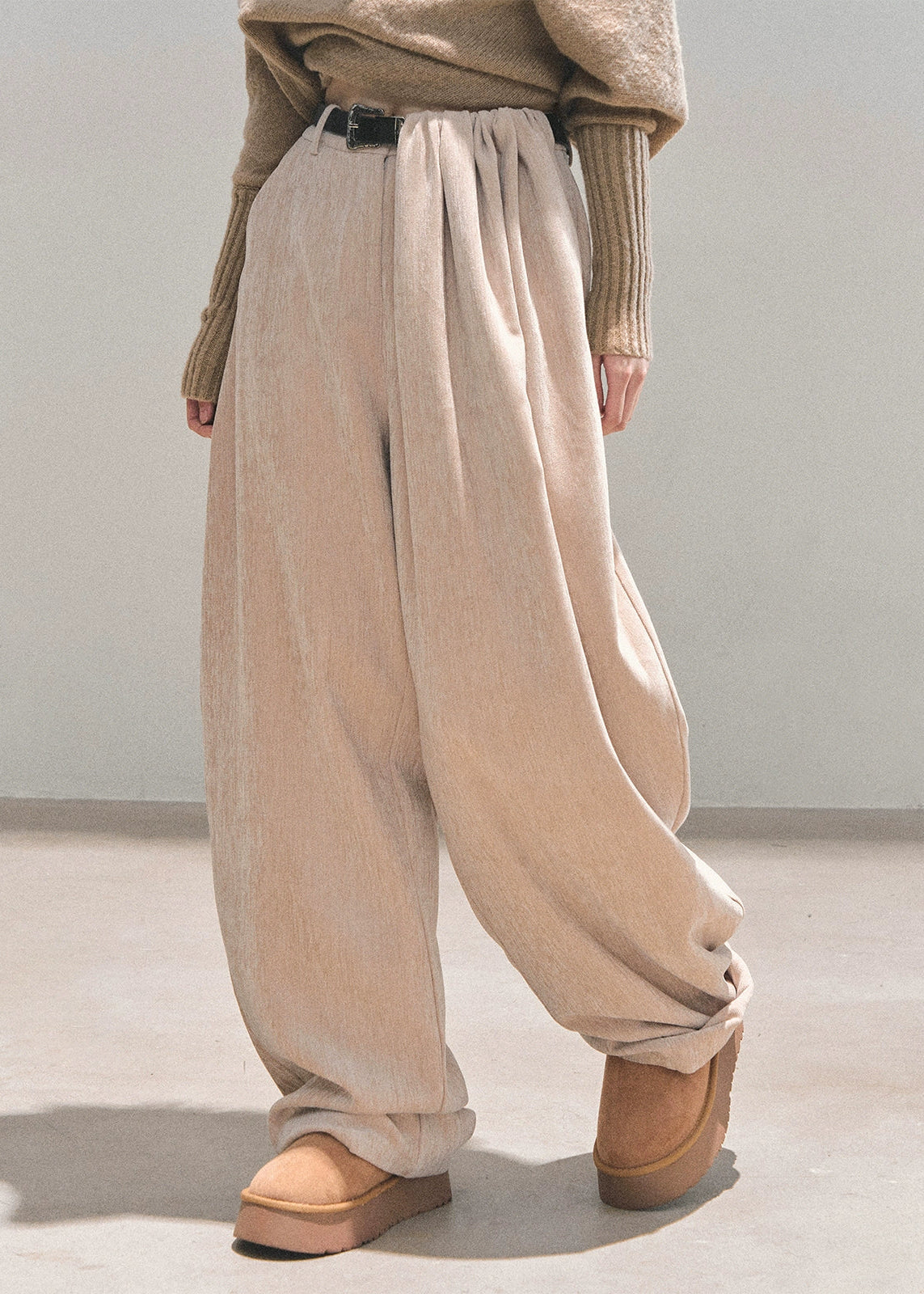 AOMALM pants, winter wide-leg pants, plush trousers women, BF style pants, Korean fashion pants, fleece wide-leg trousers, straight-leg winter pants, cozy winter bottoms, oversized pants women, soft plush pants, warm winter trousers, casual wide-leg pants, Aomalm winter collection, streetwear wide-leg pants, high-waist winter trousers, relaxed fit pants women, loose winter pants, beige wide-leg pants, black plush pants, winter fashion women.