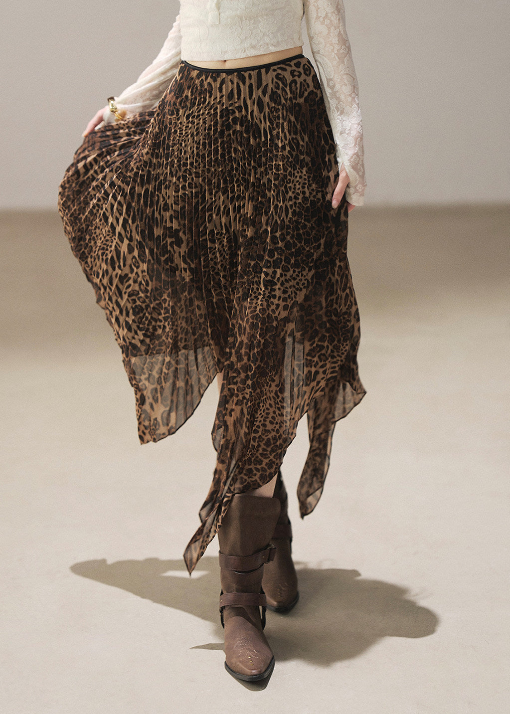 Autumn leopard skirt with flowing layered silhouette