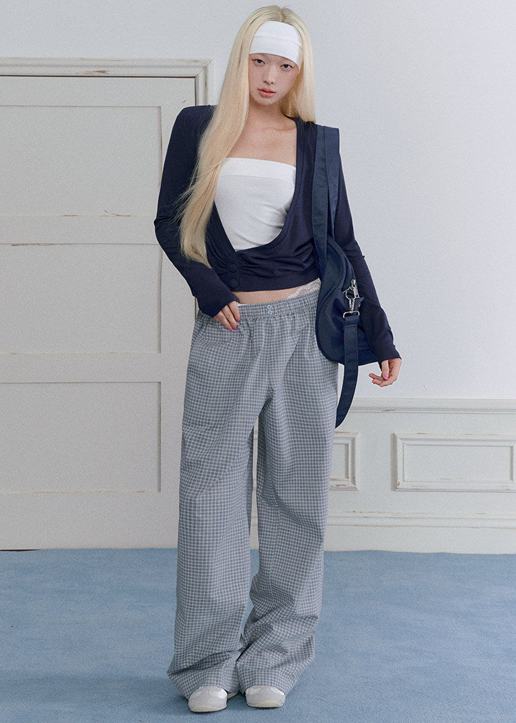 Women’s gray plaid loose straight-leg pants with an elastic waist