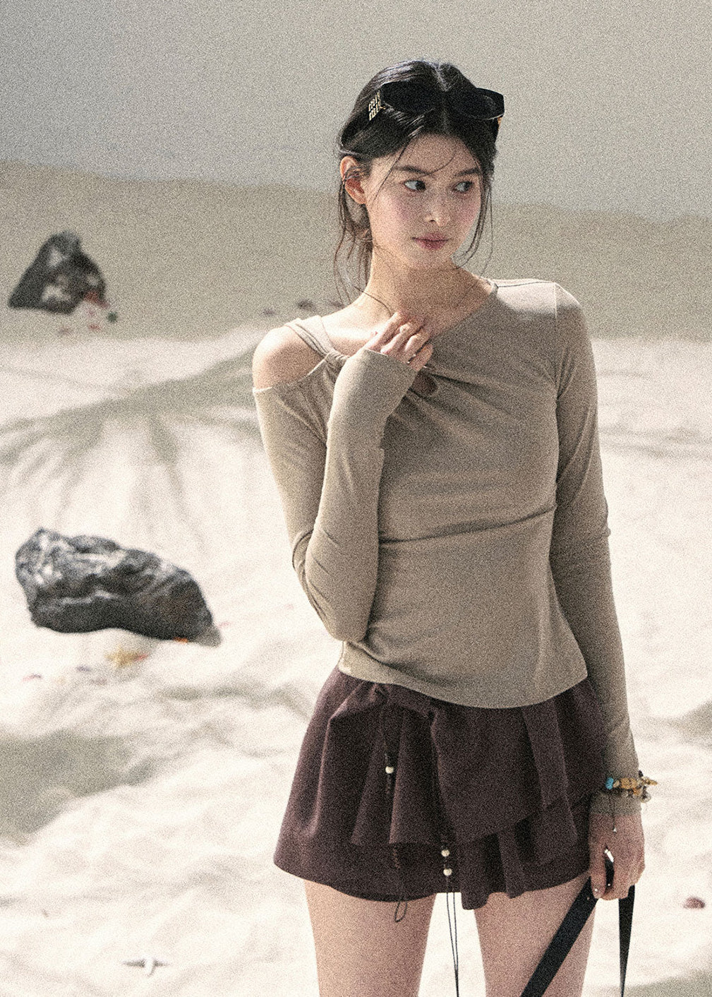 Fitted autumn commuter top with off-shoulder design