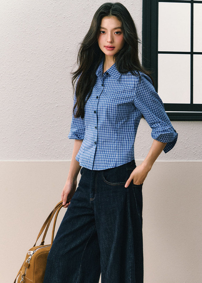 Women’s relaxed dark denim pants with an extra-wide silhouette