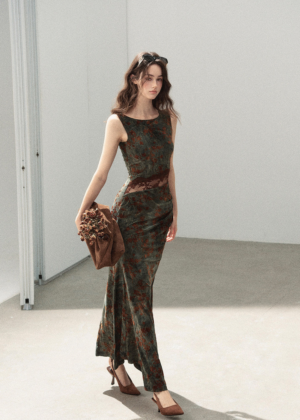 Women's vintage floral sleeveless maxi dress with mermaid silhouette