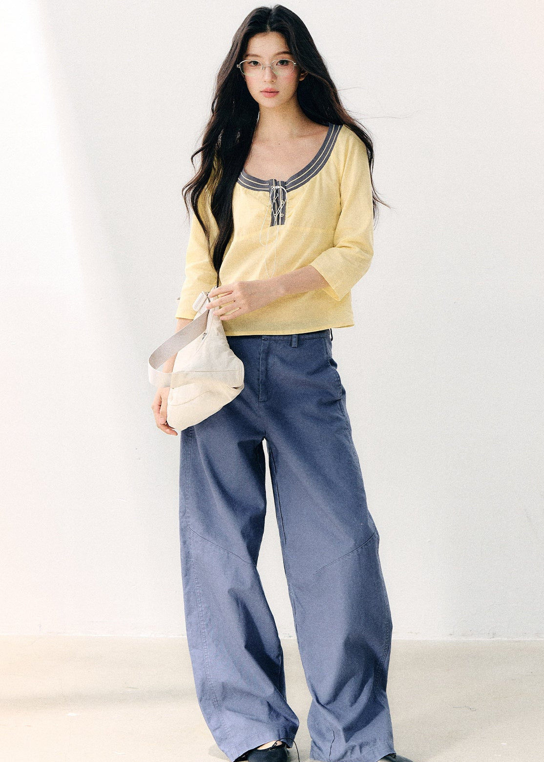 Women’s loose blue twill pants in 100% cotton
