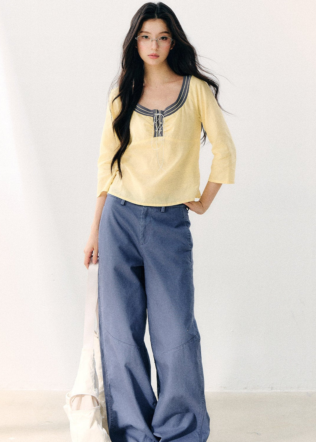 Women’s loose blue twill pants in 100% cotton