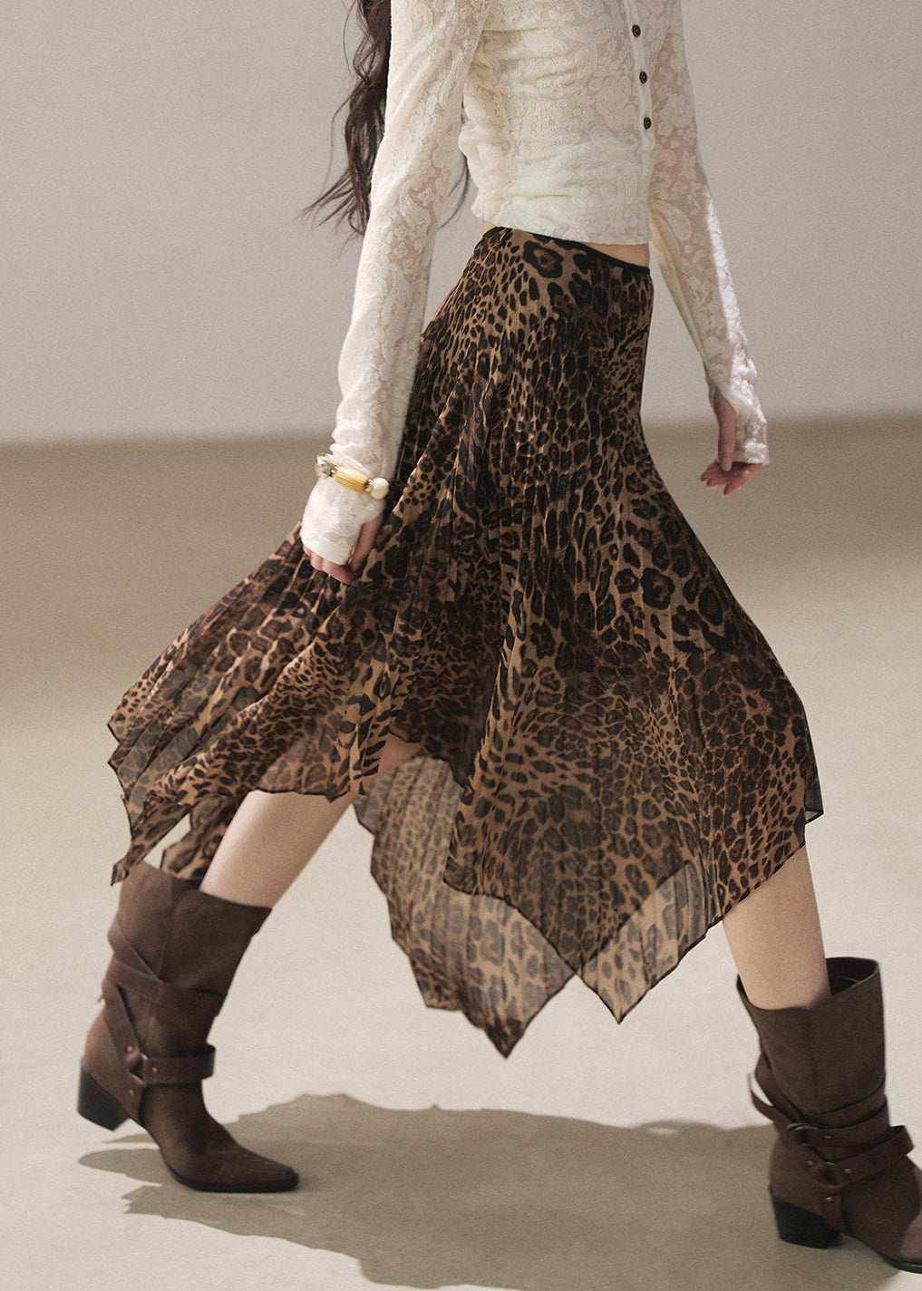 Autumn leopard skirt with flowing layered silhouette