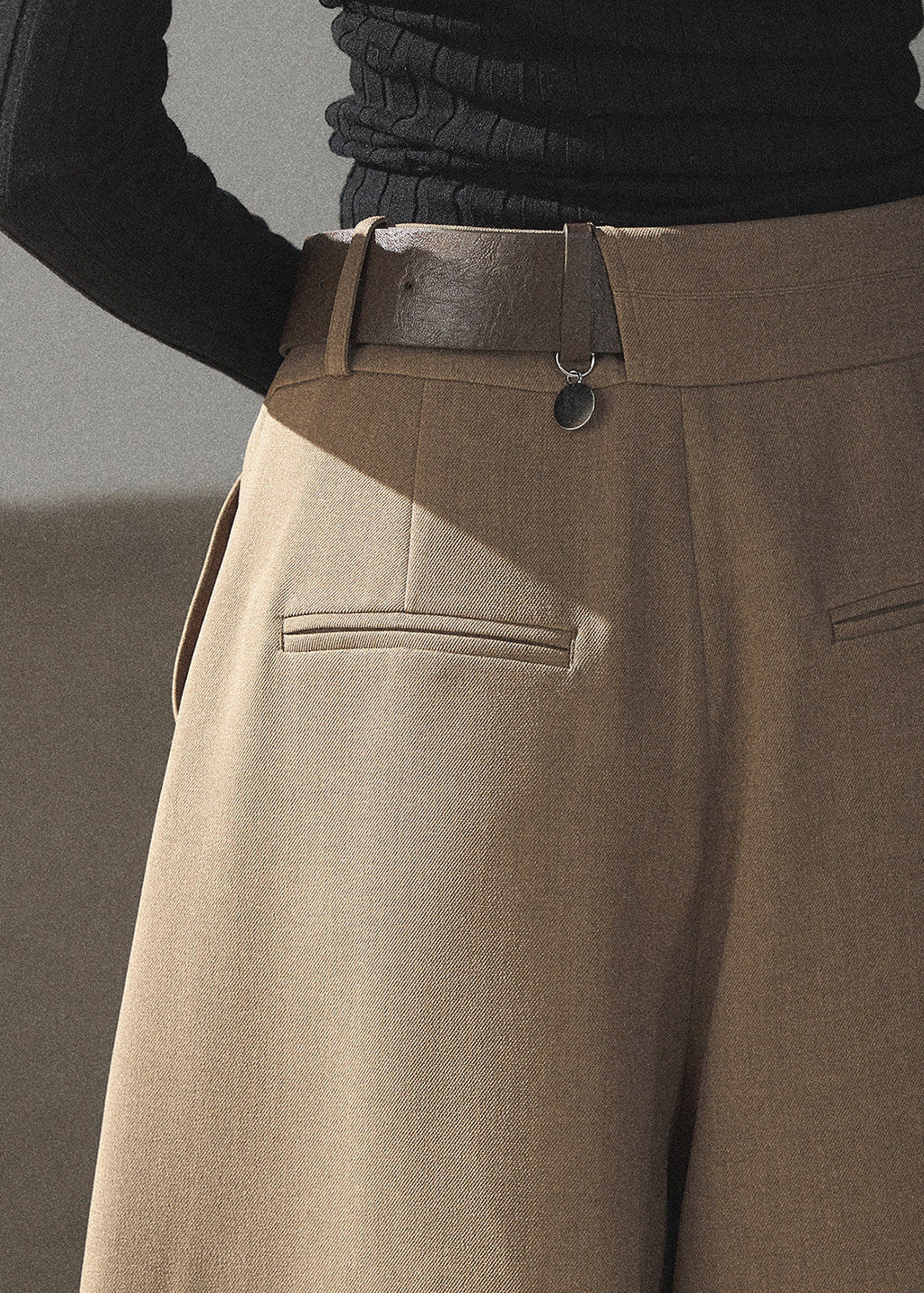 Loose BF-style wide-leg pants in warm beige
