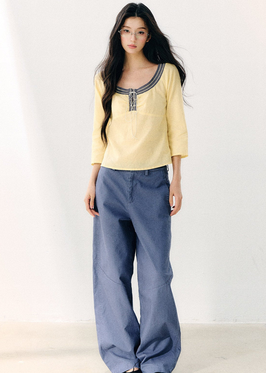 Women’s loose blue twill pants in 100% cotton