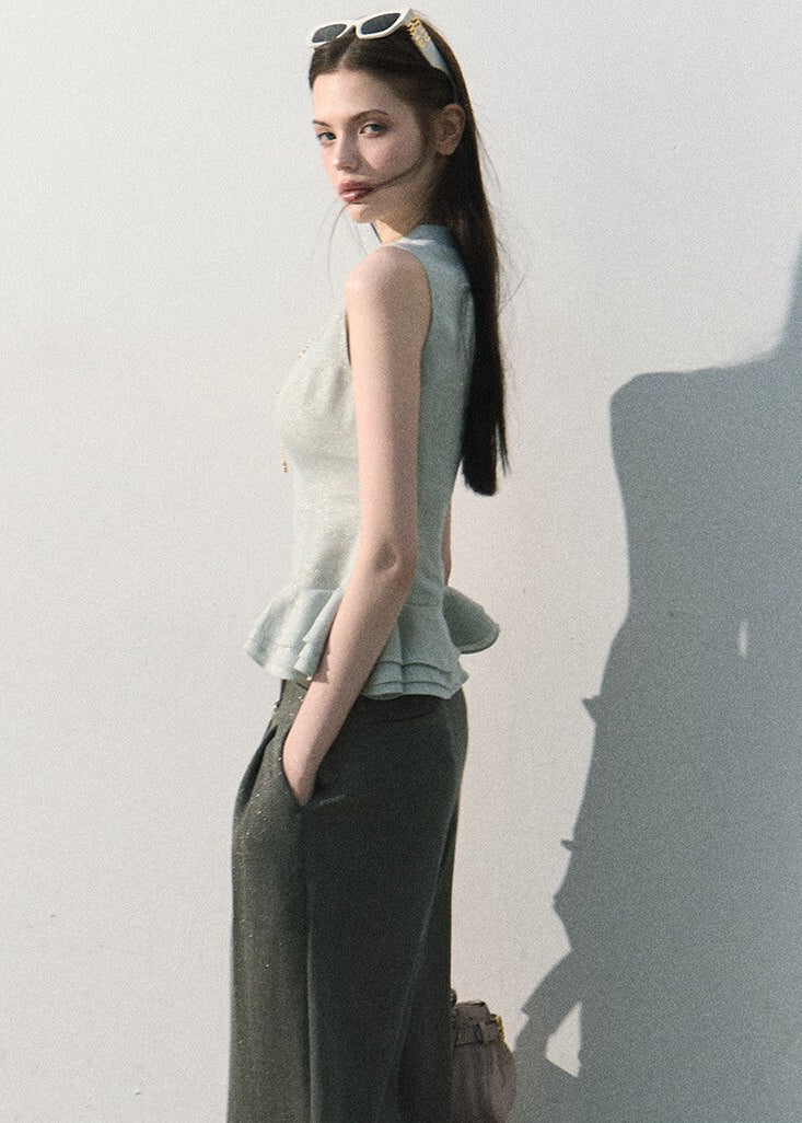 Sleeveless linen-blend top with a sculpted waist